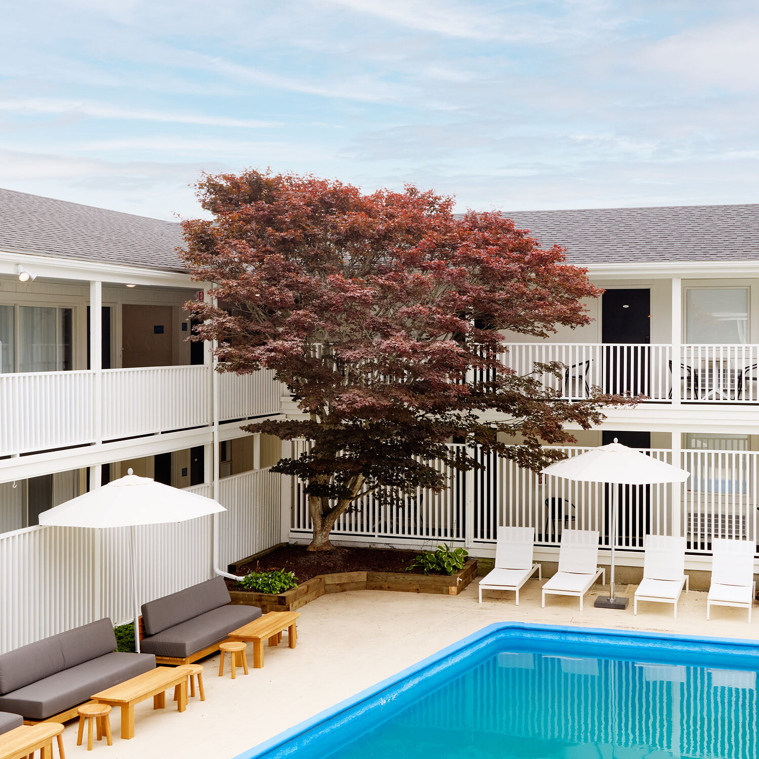 Bluebird Parker Beach Lodge - Yarmouth, MA, boutique hotel